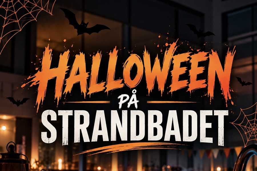 "HALLOWEEN PÅ STRANDBADET" med spindelnät och fladdermöss i bakgrunden.